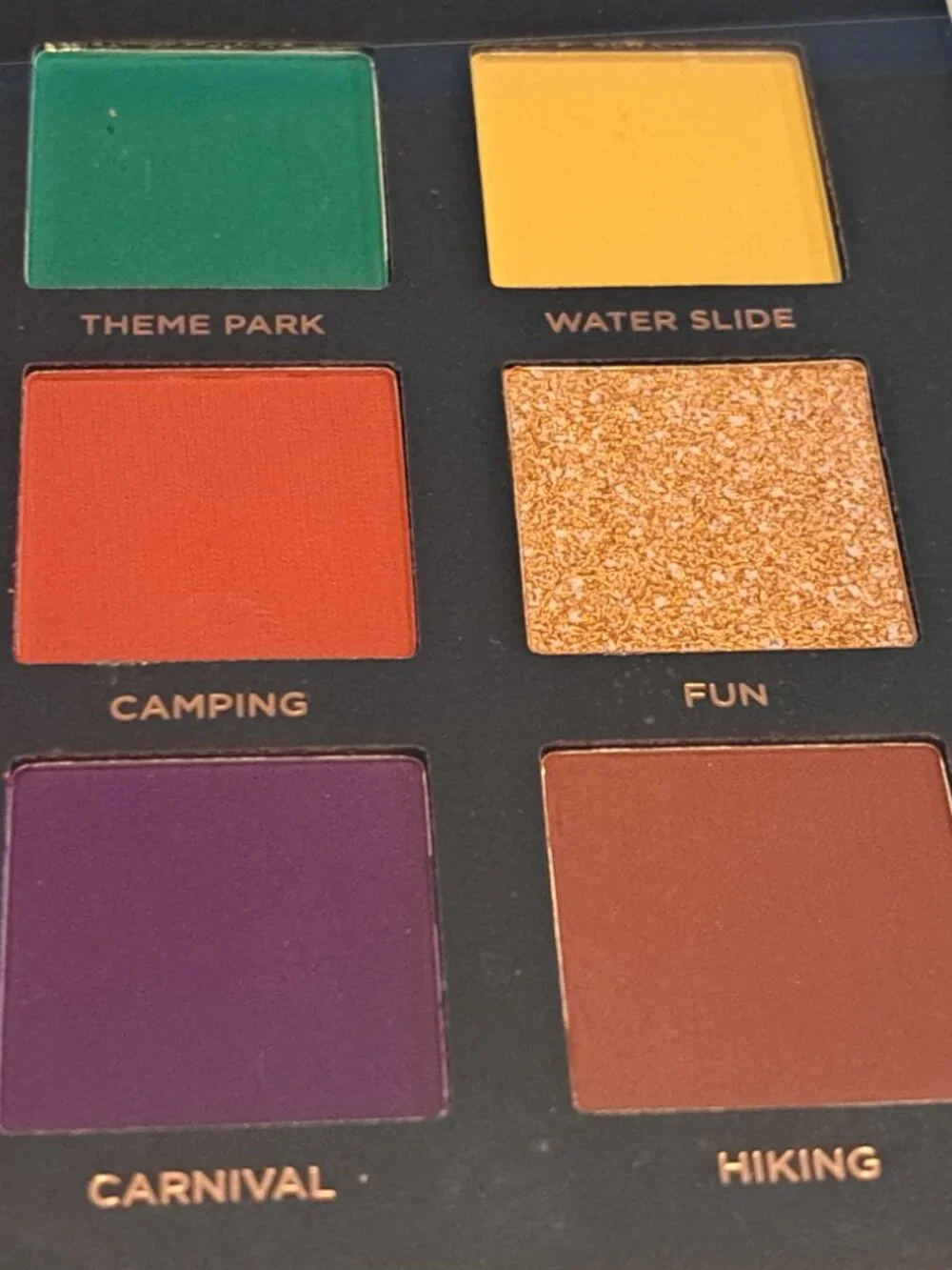 ACE BEAUTE Nostalgia Eyeshadow Palette